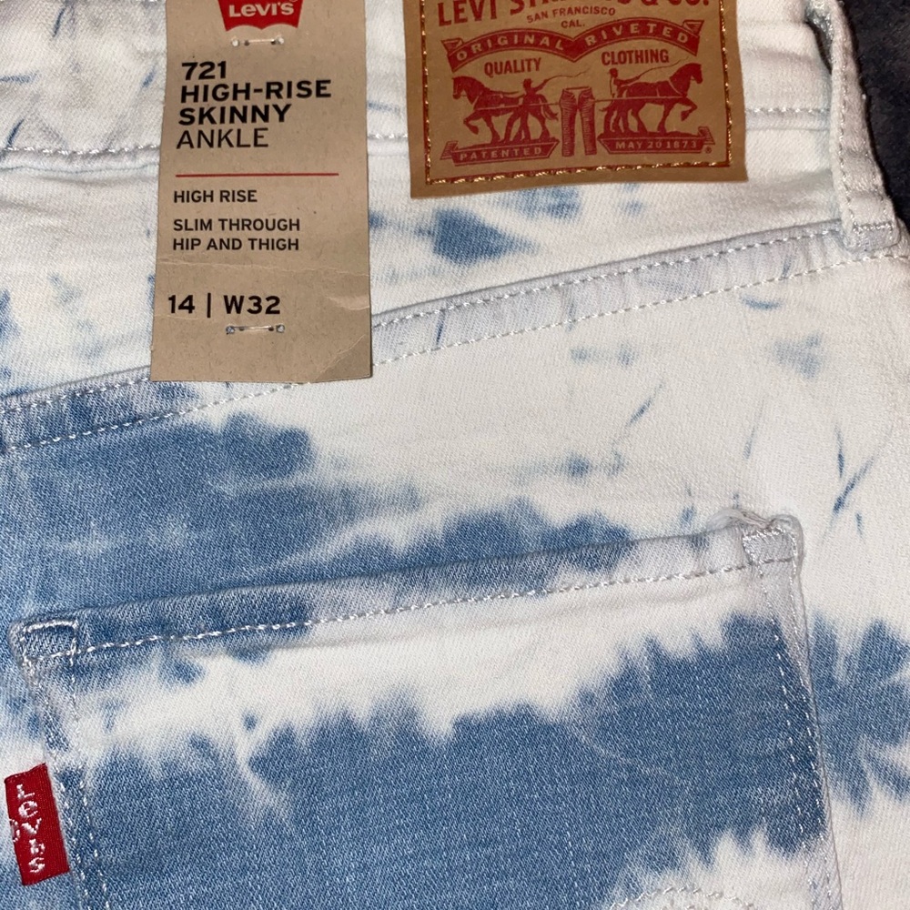 🔥HOST PICK🔥Levi’s Jeans -Brand New With Tags - Picture 11 of 12
